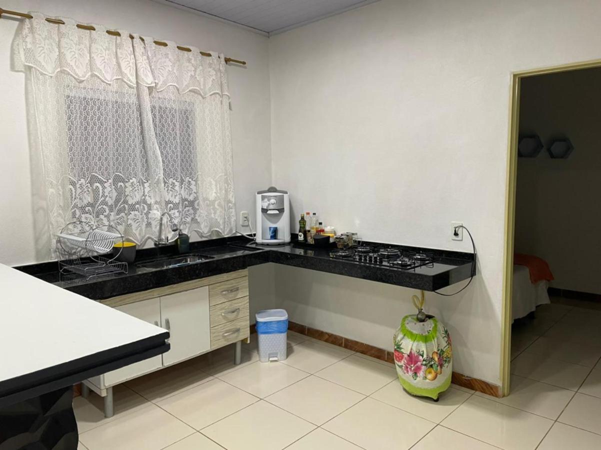 Вилла Barros Hospedagem Алту-Параизу-ди-Гояс Экстерьер фото